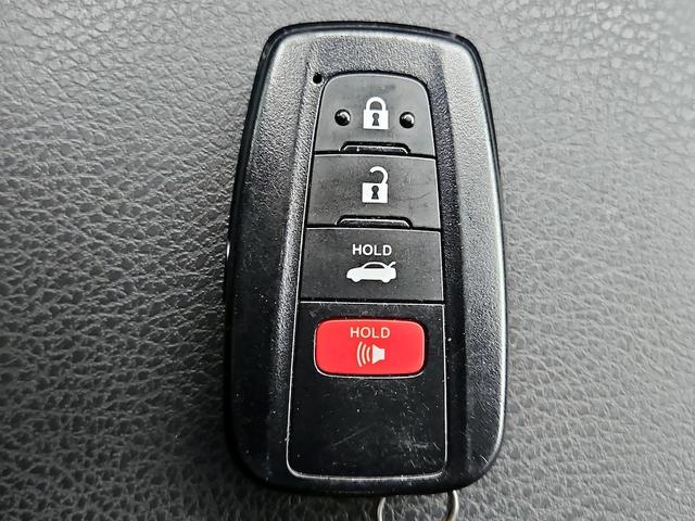 Photo of 2022 Silver Toyota Camry