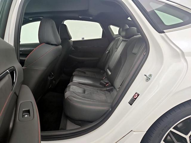 Photo of 2022 White Hyundai SONATA