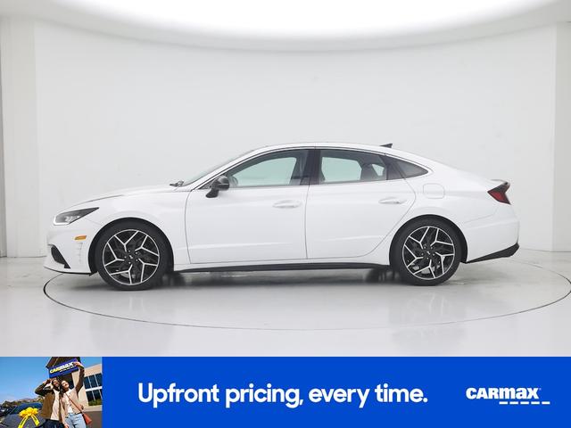 Photo of 2022 White Hyundai SONATA