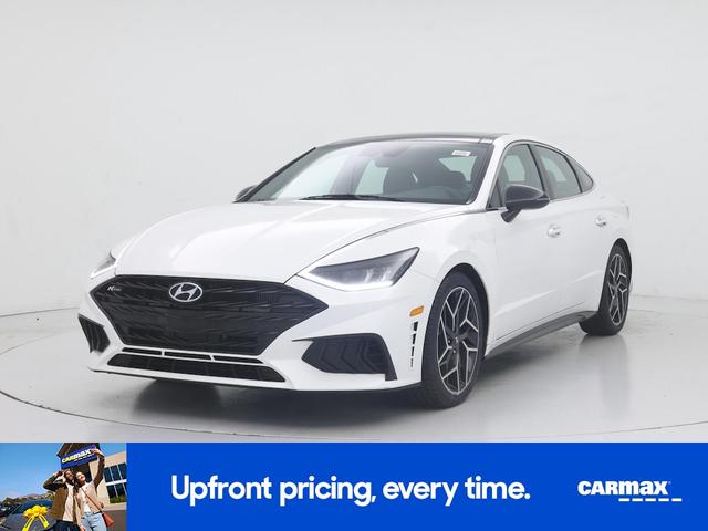 Photo of 2022 White Hyundai SONATA