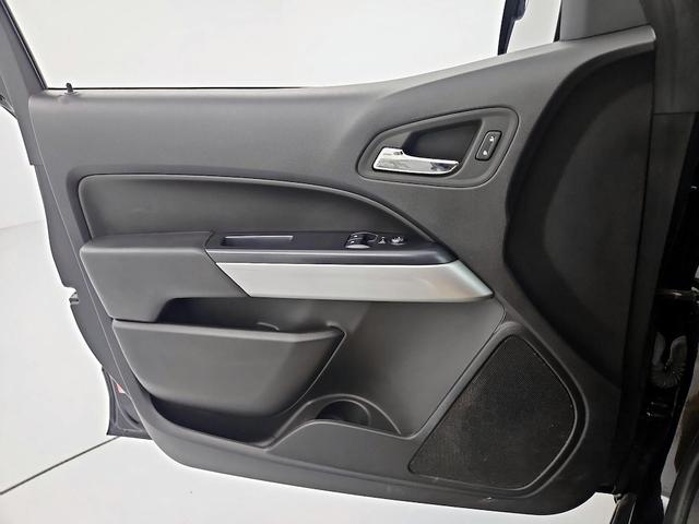 Photo of 2022 Black Chevrolet Colorado