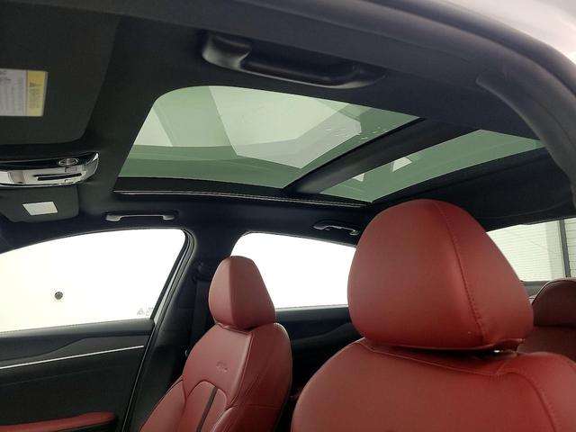 Photo of 2023 White Kia K5