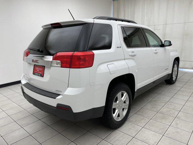 Photo of 2015 Summit White GMC Terrain