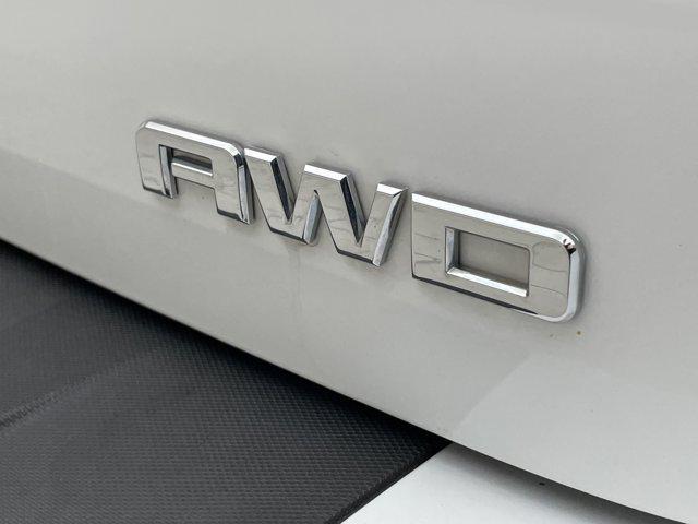 Photo of 2015 Summit White GMC Terrain