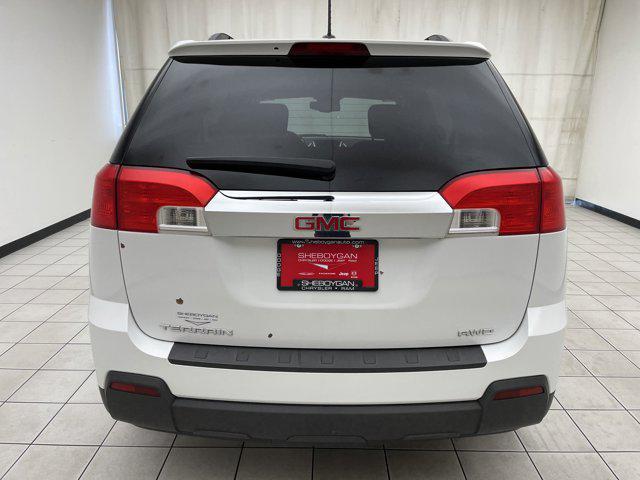 Photo of 2015 Summit White GMC Terrain