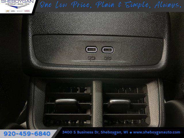Photo of 2025 Summit White GMC Terrain