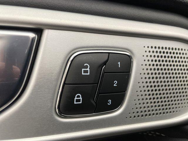 Photo of 2020 MAGNETIC METALLIC Ford Explorer