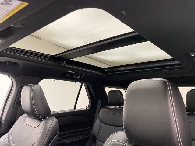 Photo of 2020 MAGNETIC METALLIC Ford Explorer