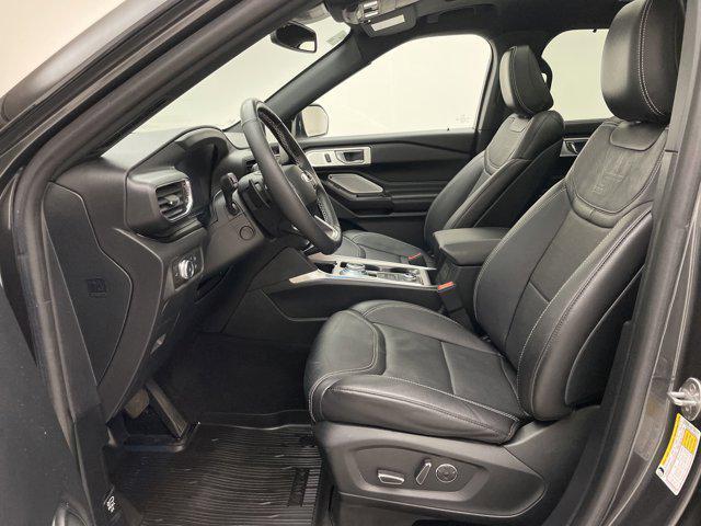 Photo of 2020 MAGNETIC METALLIC Ford Explorer