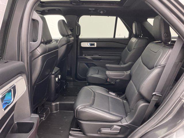 Photo of 2020 MAGNETIC METALLIC Ford Explorer