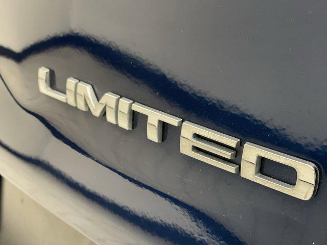 Photo of 2018 Patriot Blue Pearlcoat Jeep Cherokee