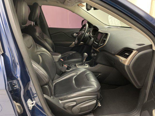 Photo of 2018 Patriot Blue Pearlcoat Jeep Cherokee