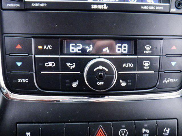 Photo of 2013 Bright White Clearcoat Dodge Durango