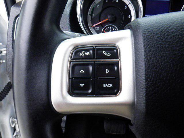 Photo of 2013 Bright White Clearcoat Dodge Durango