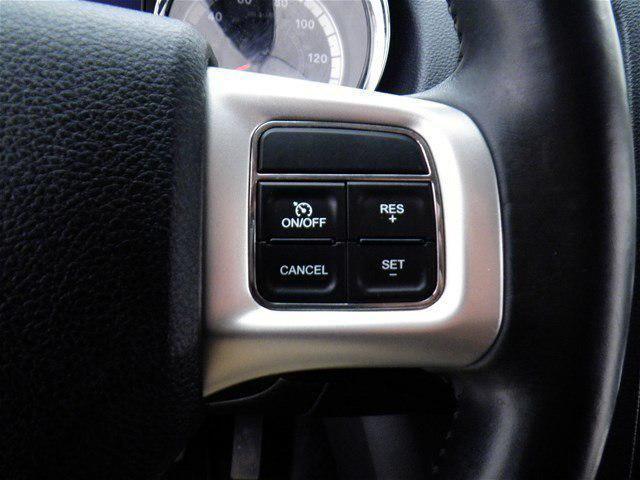 Photo of 2013 Bright White Clearcoat Dodge Durango
