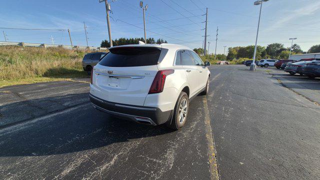 Photo of 2023 Crystal White Tricoat Cadillac XT5