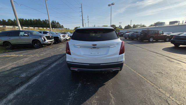 Photo of 2023 Crystal White Tricoat Cadillac XT5