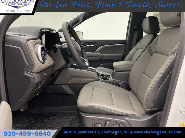 Photo of 2025 Summit White Chevrolet Colorado