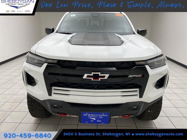Photo of 2025 Summit White Chevrolet Colorado