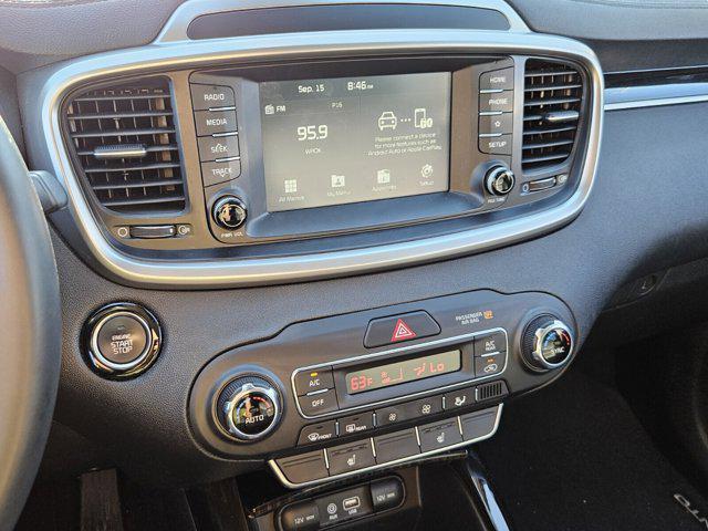 Photo of 2020 Gravity Grey Kia Sorento