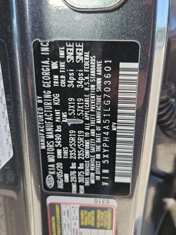 Photo of 2020 Gravity Grey Kia Sorento