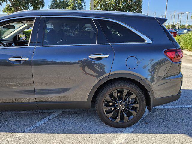 Photo of 2020 Gravity Grey Kia Sorento