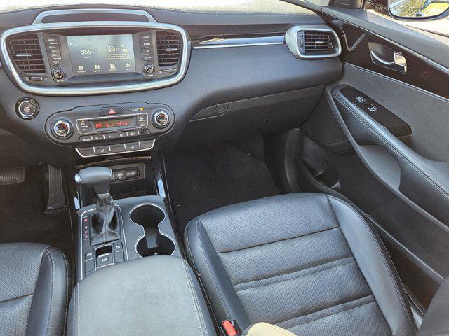 Photo of 2020 Gravity Grey Kia Sorento