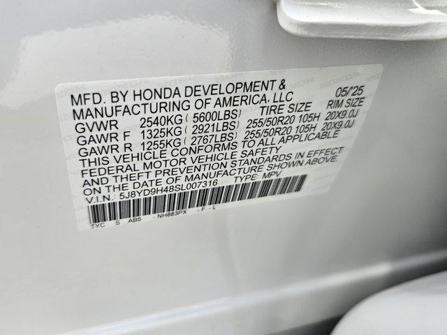Photo of 2025 Platinum White Pearl Acura MDX