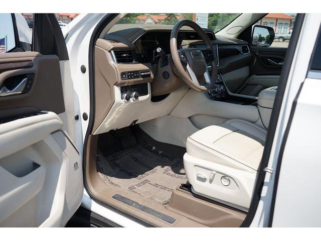 Photo of 2021 White Frost Tri-Coat GMC Yukon XL