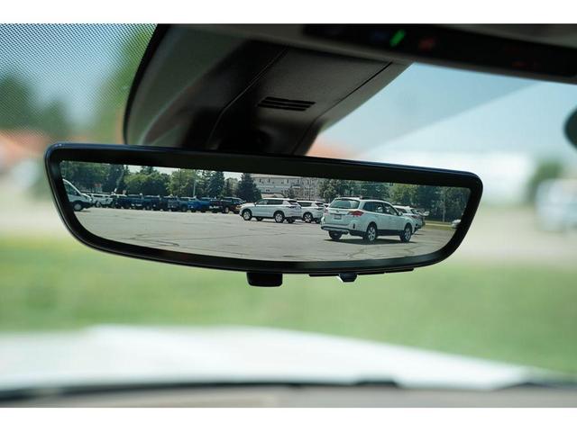 Photo of 2021 White Frost Tri-Coat GMC Yukon XL