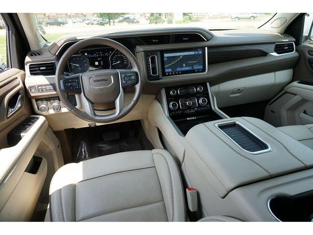 Photo of 2021 White Frost Tri-Coat GMC Yukon XL