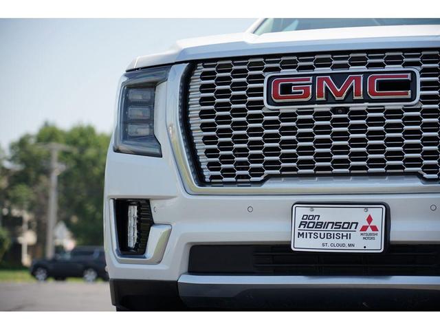 Photo of 2021 White Frost Tri-Coat GMC Yukon XL