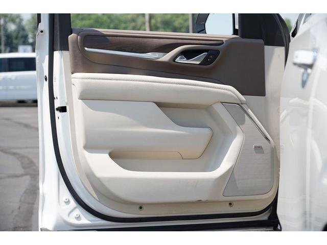 Photo of 2021 White Frost Tri-Coat GMC Yukon XL