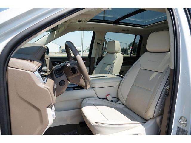 Photo of 2021 White Frost Tri-Coat GMC Yukon XL