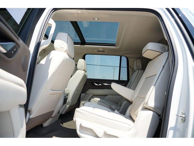 Photo of 2021 White Frost Tri-Coat GMC Yukon XL