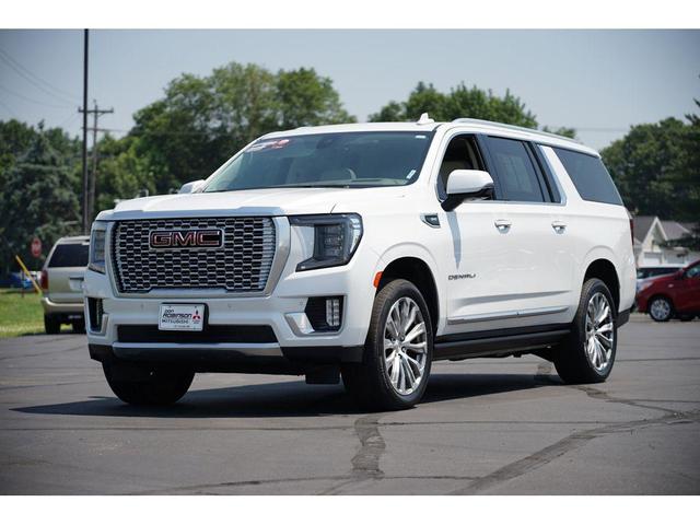 Photo of 2021 White Frost Tri-Coat GMC Yukon XL