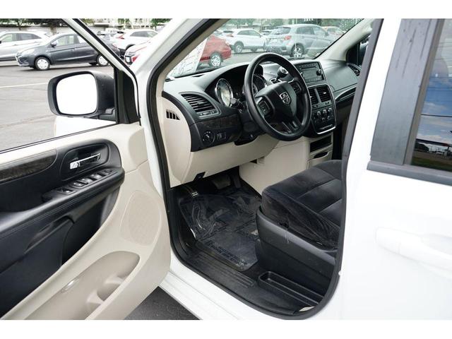 Photo of 2014 Bright White Clearcoat Dodge Grand Caravan