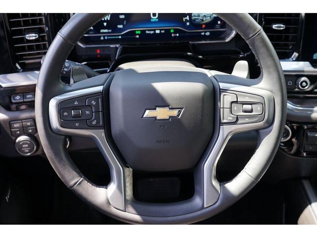 Photo of 2023 Iridescent Pearl Tricoat Chevrolet Silverado 1500
