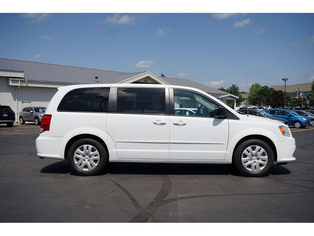 Photo of 2017 White Knuckle Clearcoat Dodge Grand Caravan