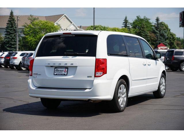 Photo of 2017 White Knuckle Clearcoat Dodge Grand Caravan