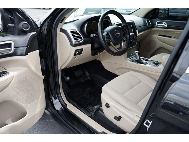 Photo of 2021 Diamond Black Jeep Grand Cherokee