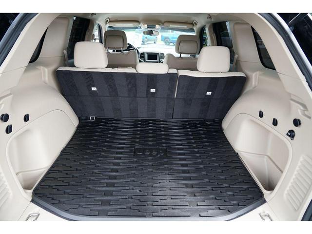 Photo of 2021 Diamond Black Jeep Grand Cherokee