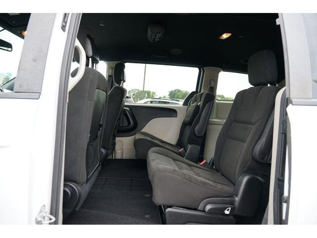Photo of 2016 Bright White Clearcoat Dodge Grand Caravan