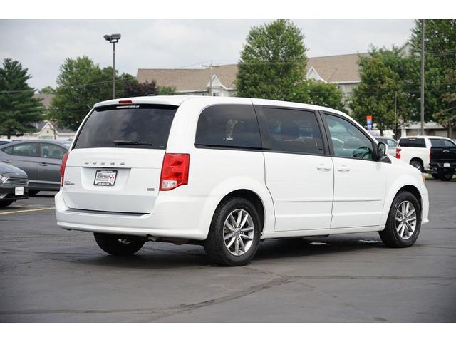 Photo of 2016 Bright White Clearcoat Dodge Grand Caravan