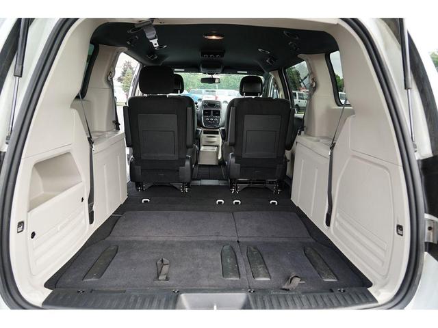 Photo of 2016 Bright White Clearcoat Dodge Grand Caravan
