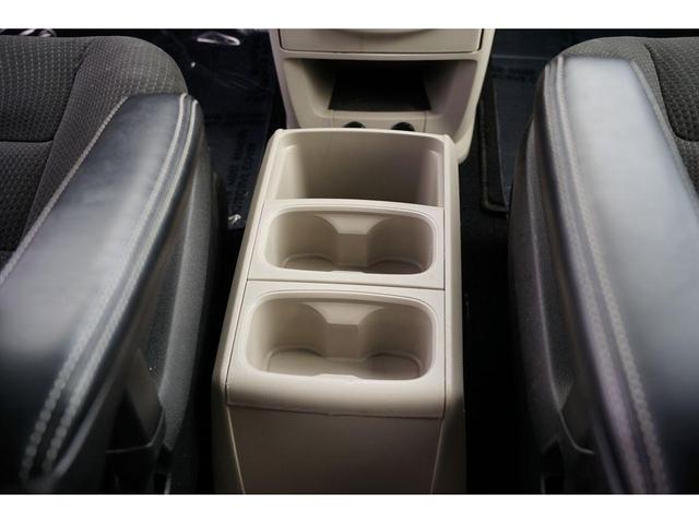 Photo of 2016 Bright White Clearcoat Dodge Grand Caravan