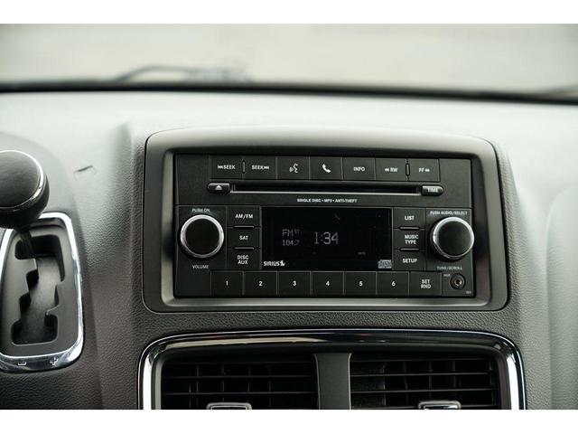 Photo of 2016 Bright White Clearcoat Dodge Grand Caravan