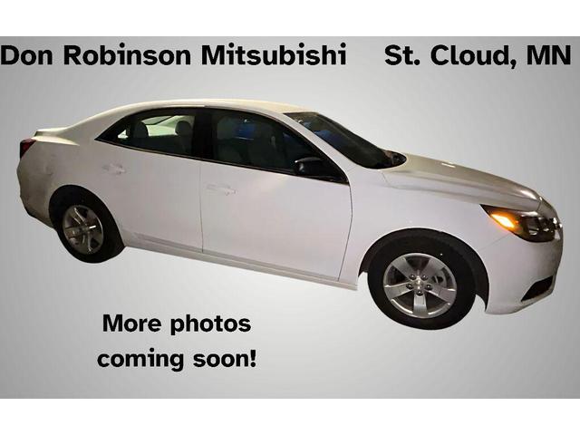 Photo of 2015 Summit White Chevrolet Malibu