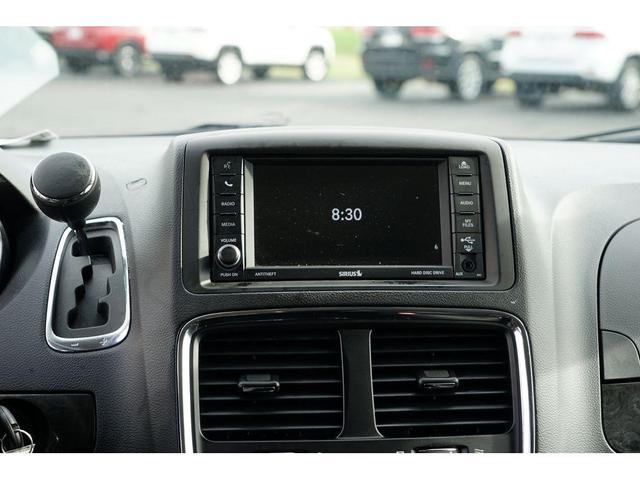 Photo of 2017 White Knuckle Clearcoat Dodge Grand Caravan