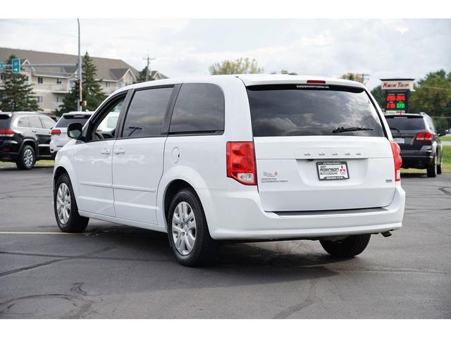 Photo of 2017 White Knuckle Clearcoat Dodge Grand Caravan